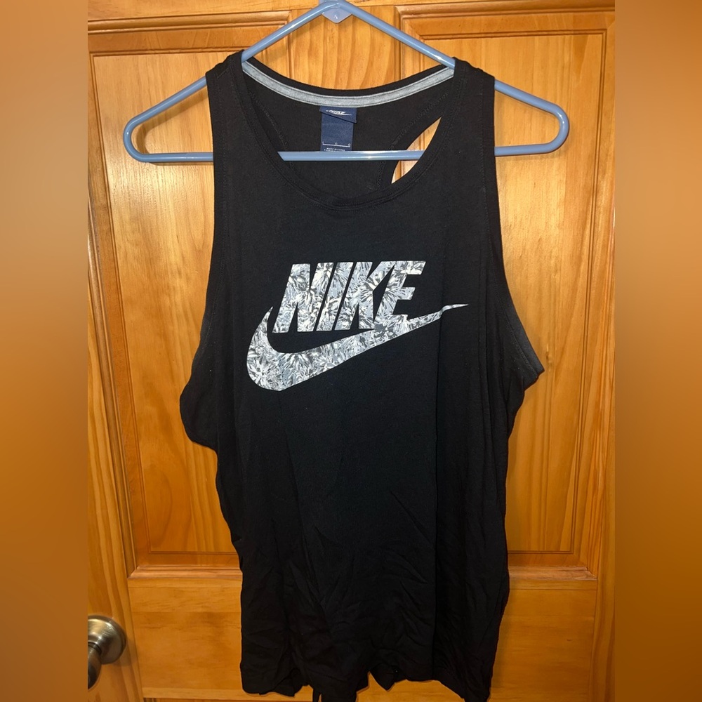 Women's Nike shirt